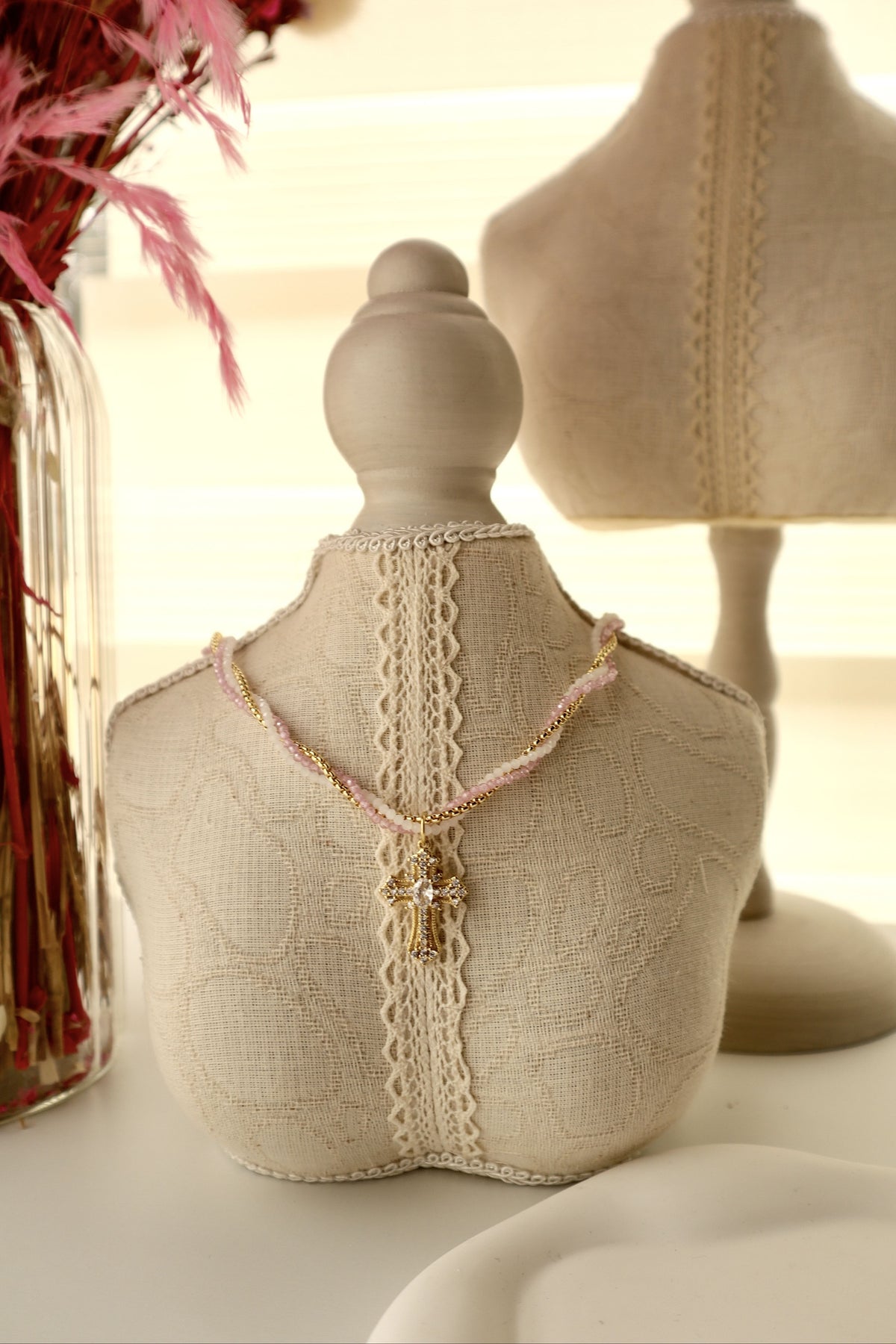 Collar Rosa Sagrada