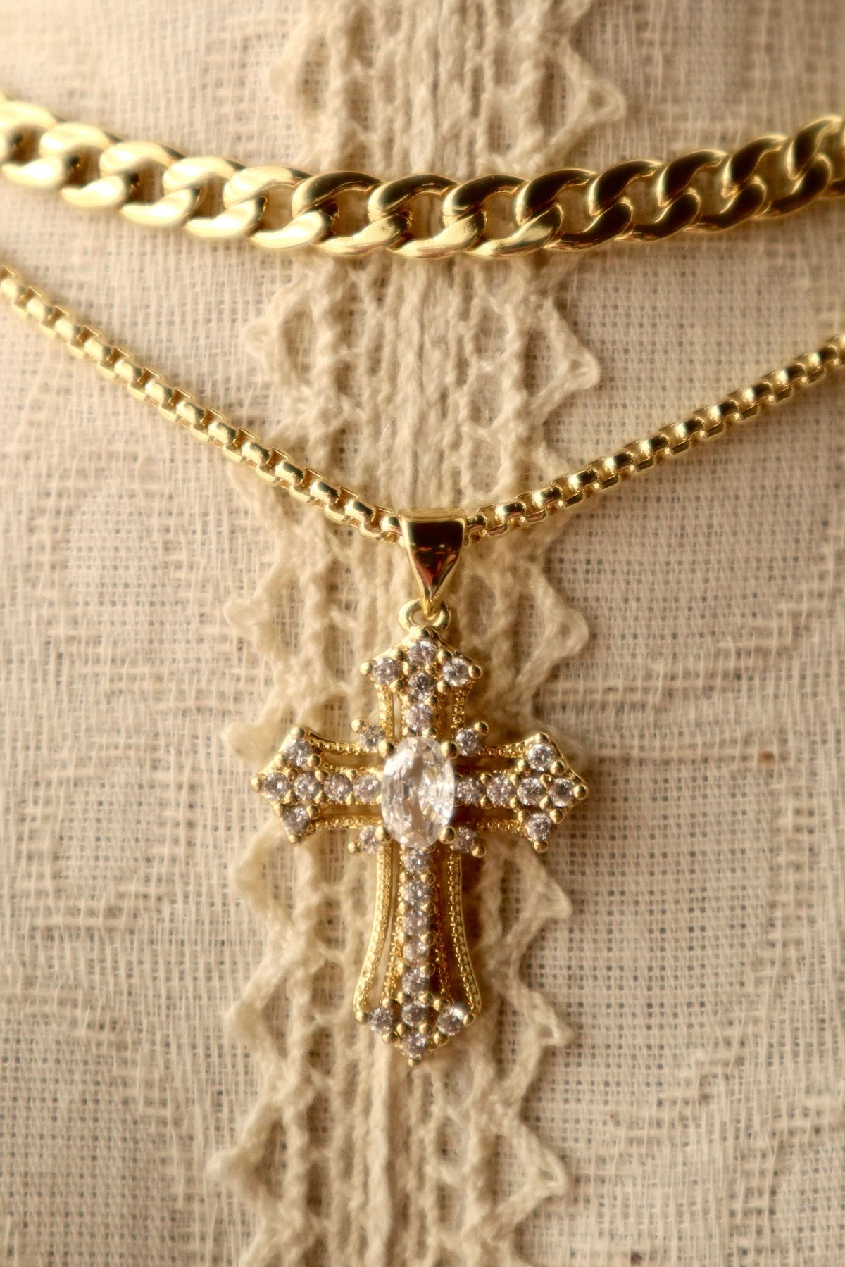 Cadenas Cruz protectora