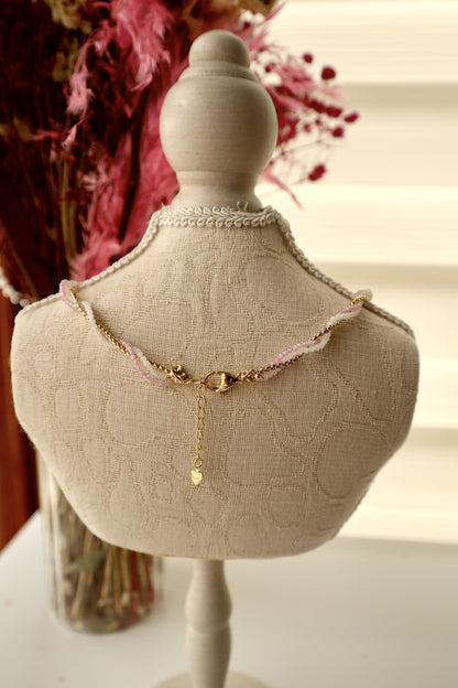 Collar Rosa Sagrada